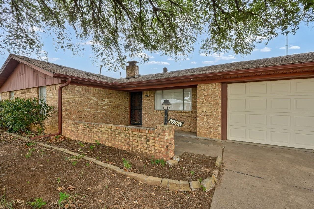 2802 S Murco Dr - Photo 2 of 26