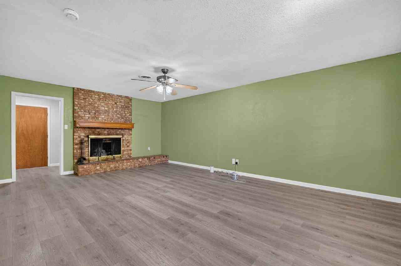 2802 S Murco Dr - Photo 4 of 26