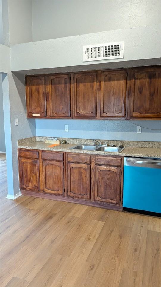 450 E Belt Line Rd - Photo 3 of 22