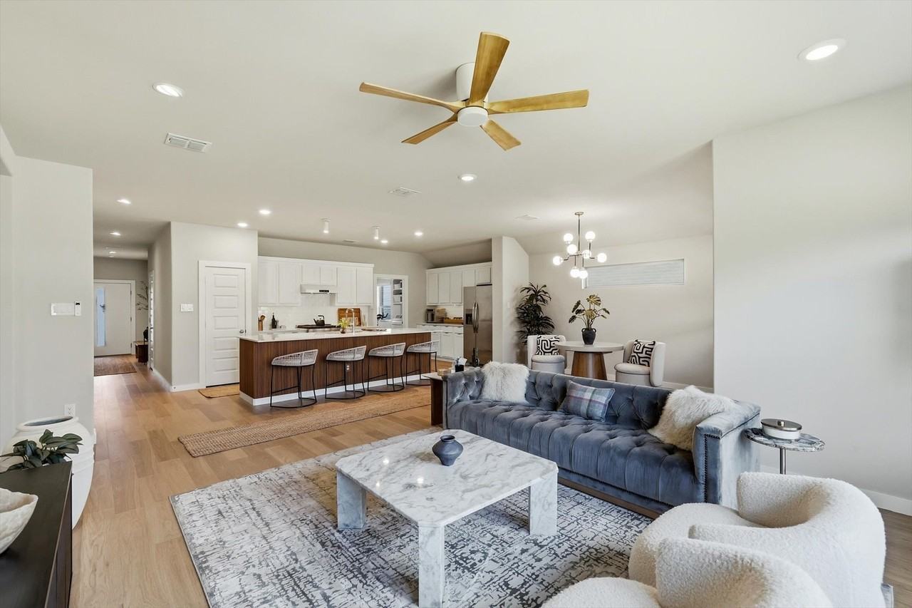 604 Wild Goose Ln - Photo 2 of 23