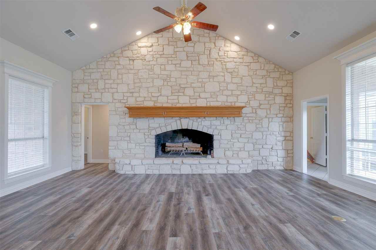 9901 Oak Grove Rd - Photo 7 of 20