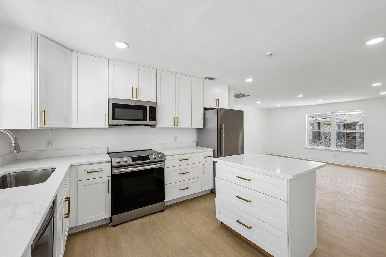5050 Matilda St #225 - Photo 2 of 23