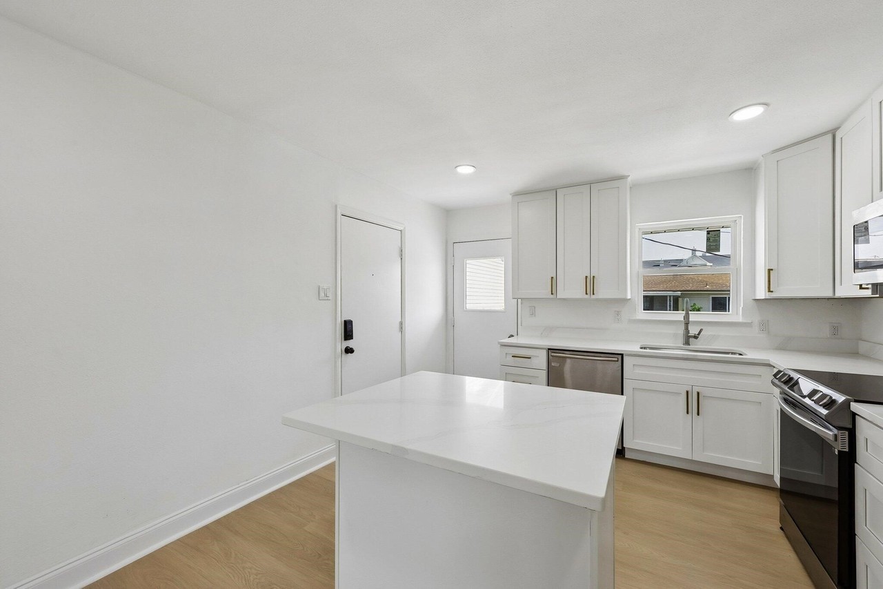 5050 Matilda St #225 - Photo 3 of 23