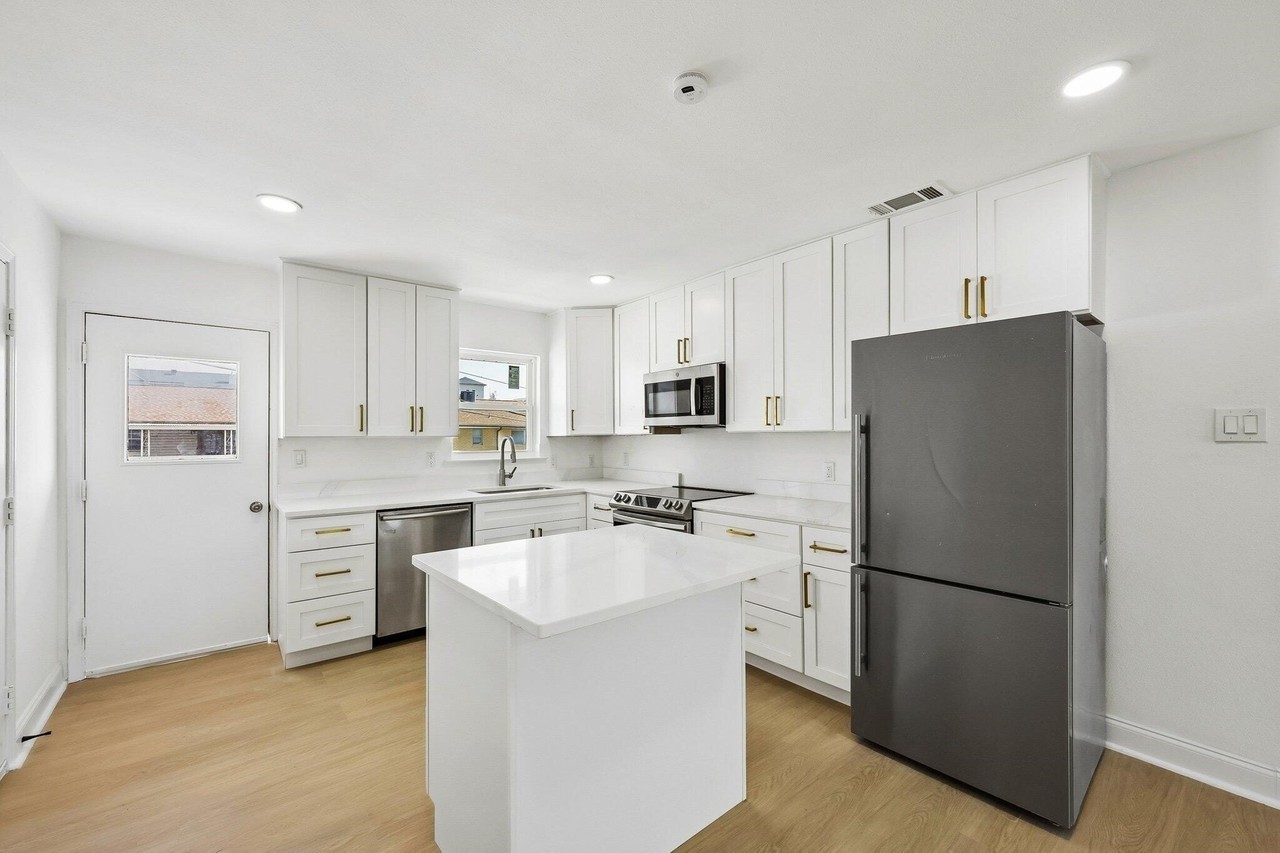 5050 Matilda St #225 - Photo 7 of 23
