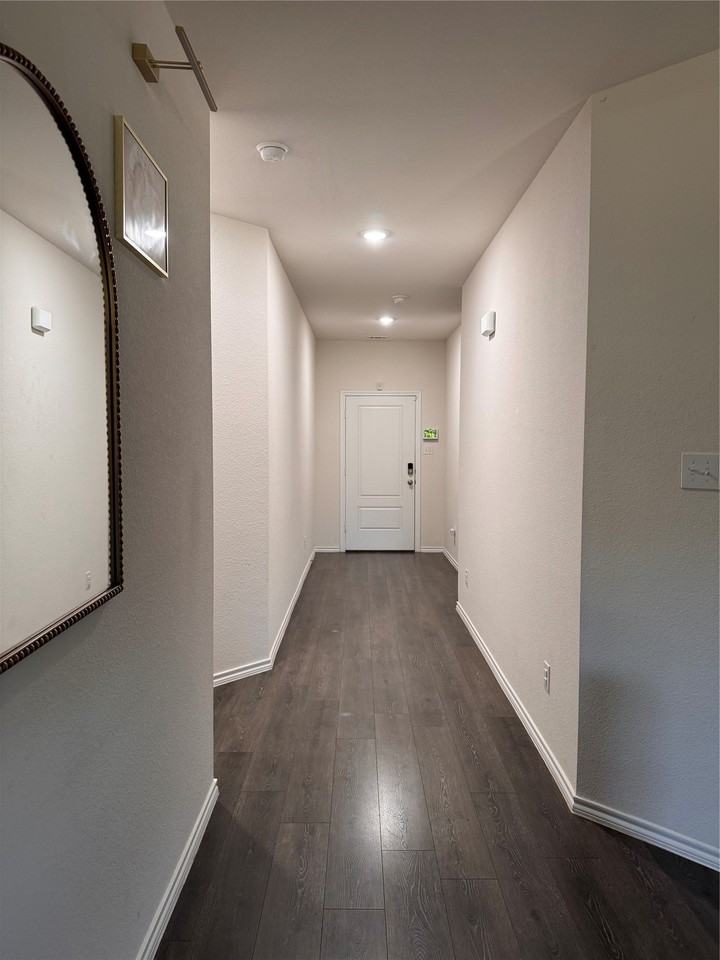1209 Fieldstone Ct - Photo 2 of 18