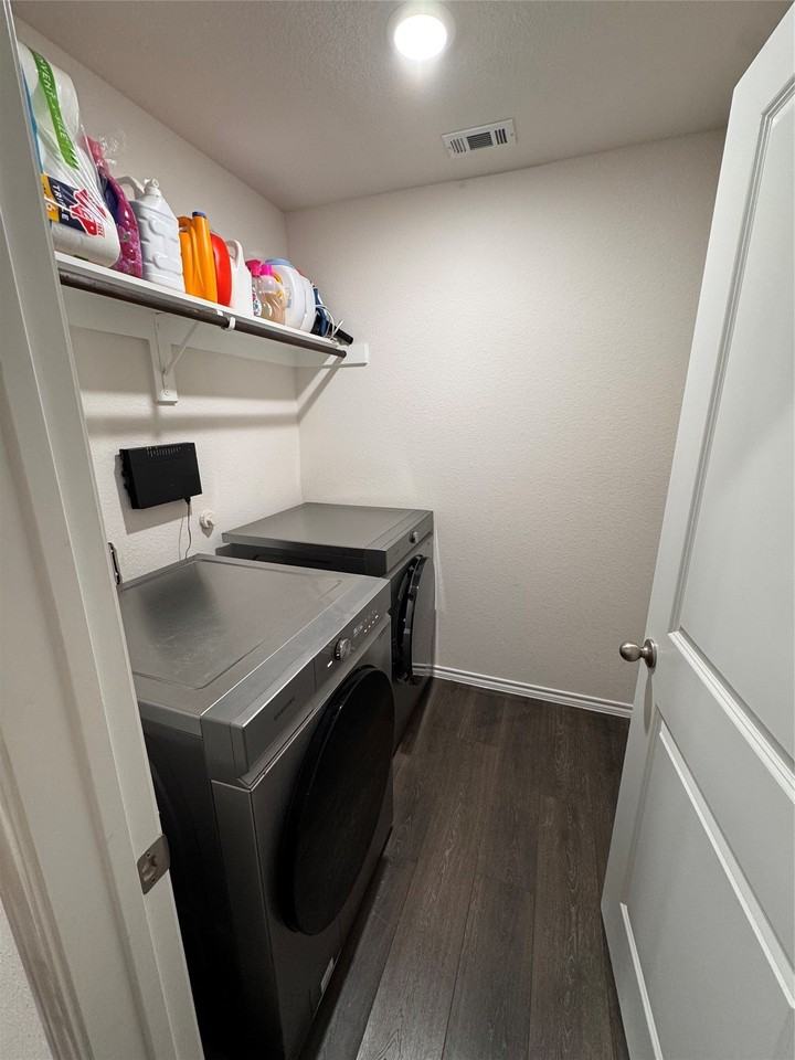 1209 Fieldstone Ct - Photo 4 of 18