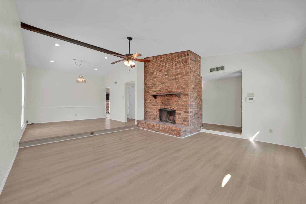 1525 Meandering Way - Photo 3 of 23