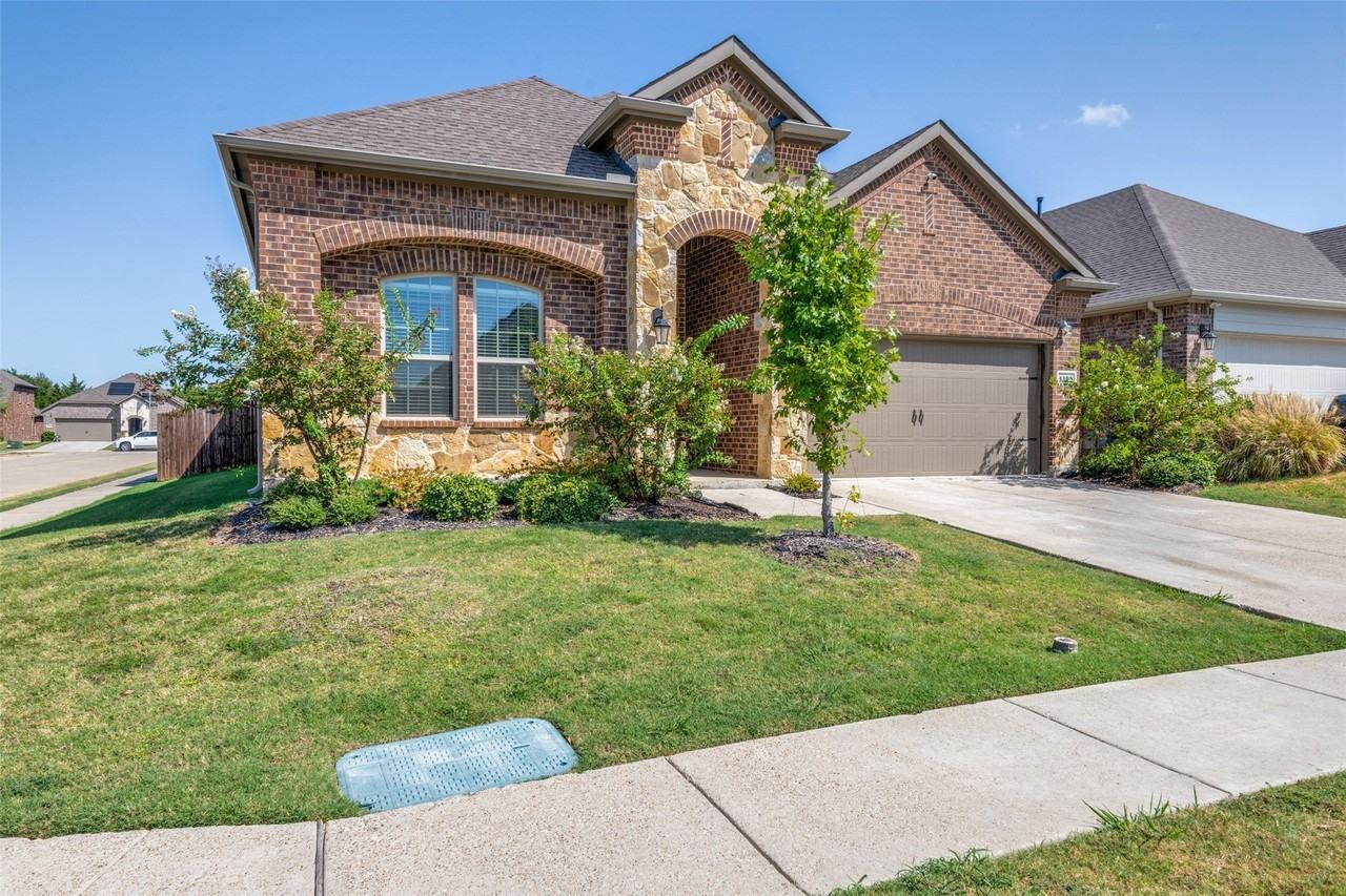 4108 Ellinger Dr - Photo 2 of 25