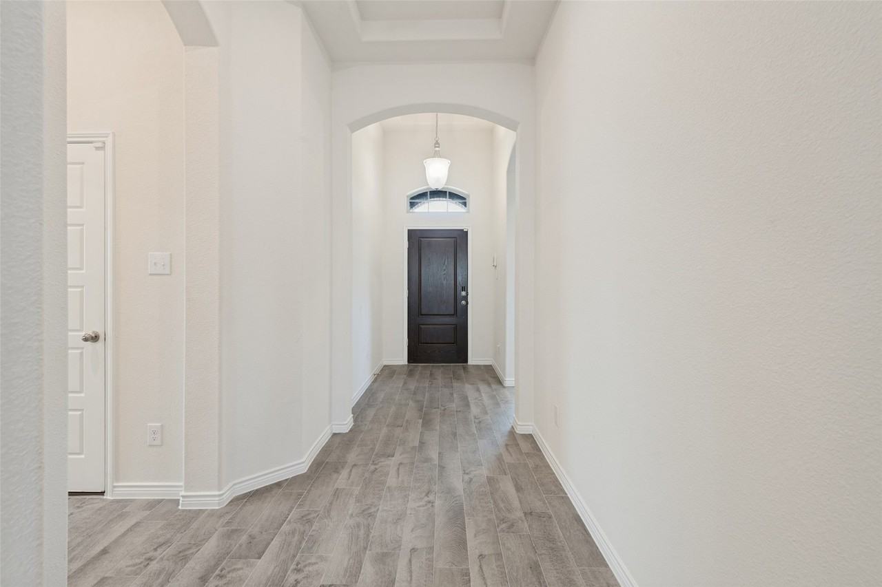 4108 Ellinger Dr - Photo 3 of 25