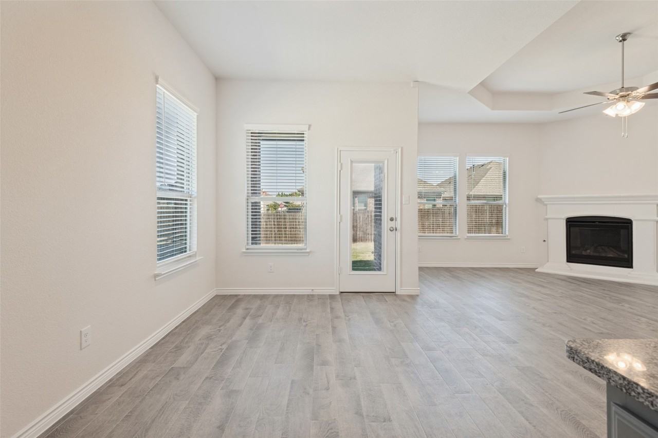 4108 Ellinger Dr - Photo 6 of 25