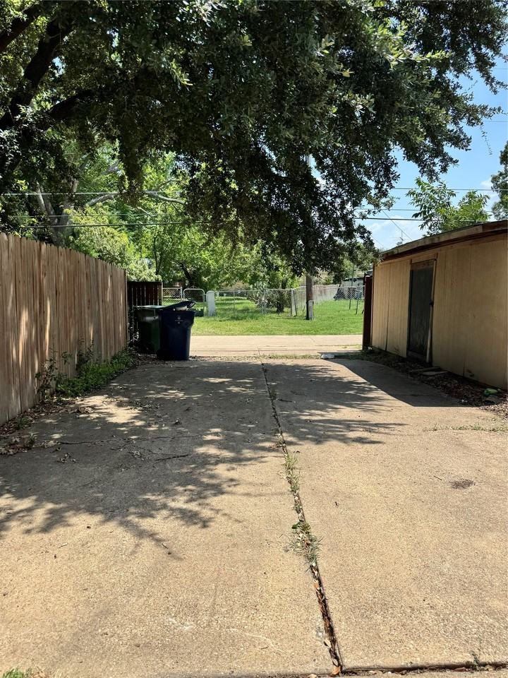 2730 Centennial Dr - Photo 4 of 5