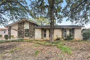 2909 White Oak Ln - Photo 1 of 1