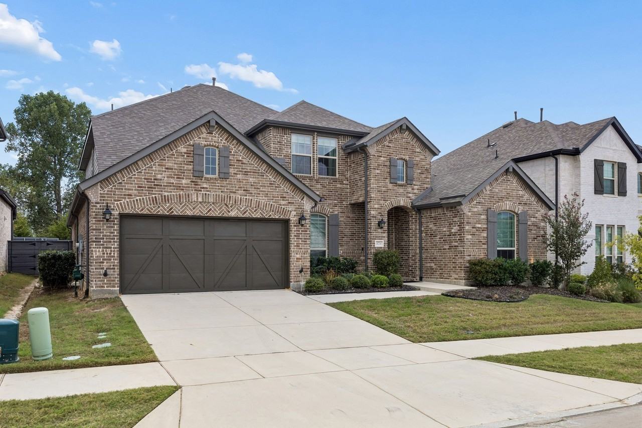 424 Sunnyridge Ln - Photo 2 of 35