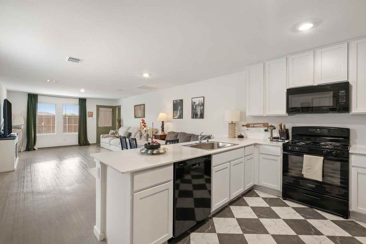 5057 Valhalla Dr - Photo 5 of 20