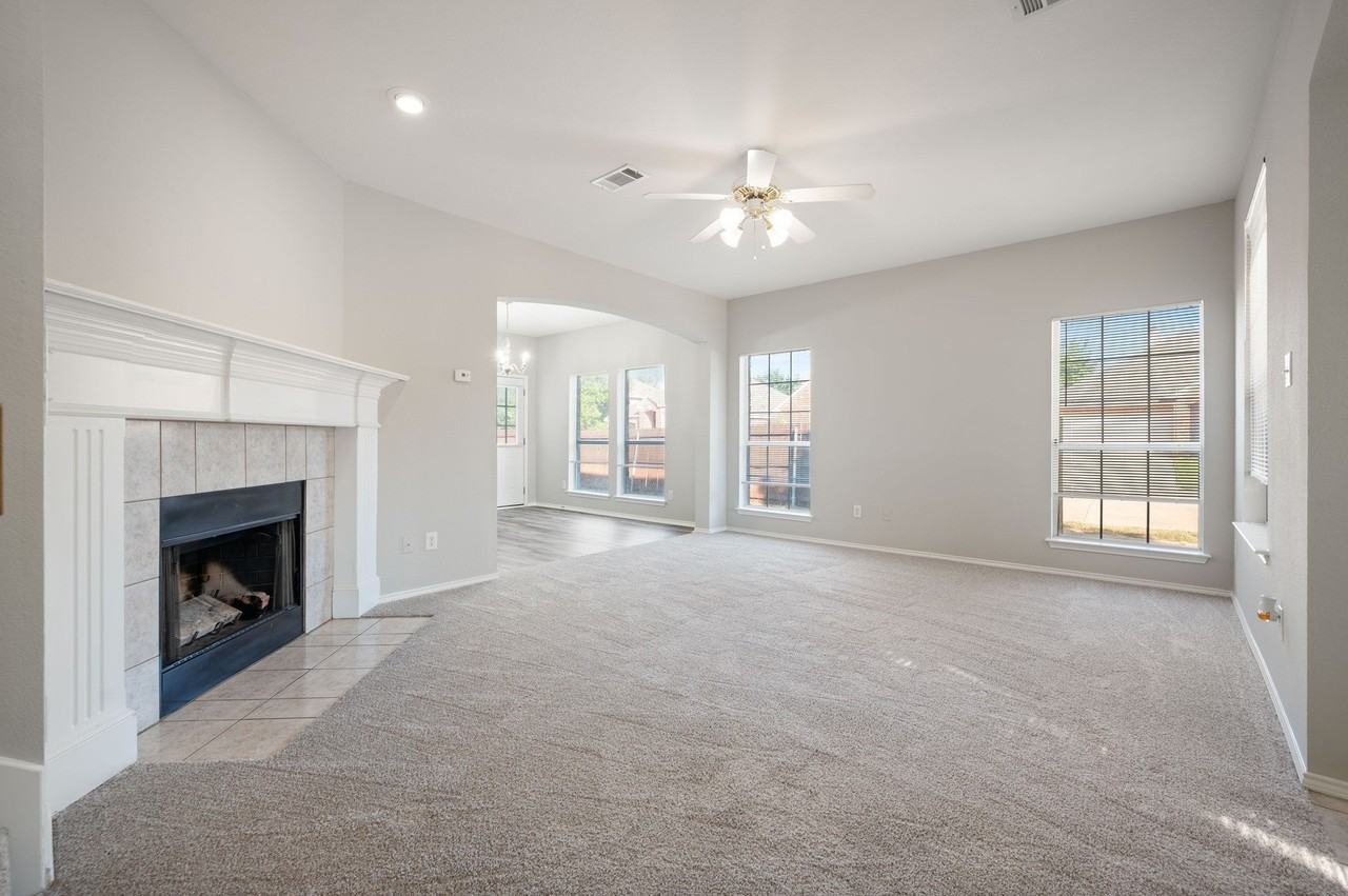 1117 Inland Ln - Photo 3 of 23