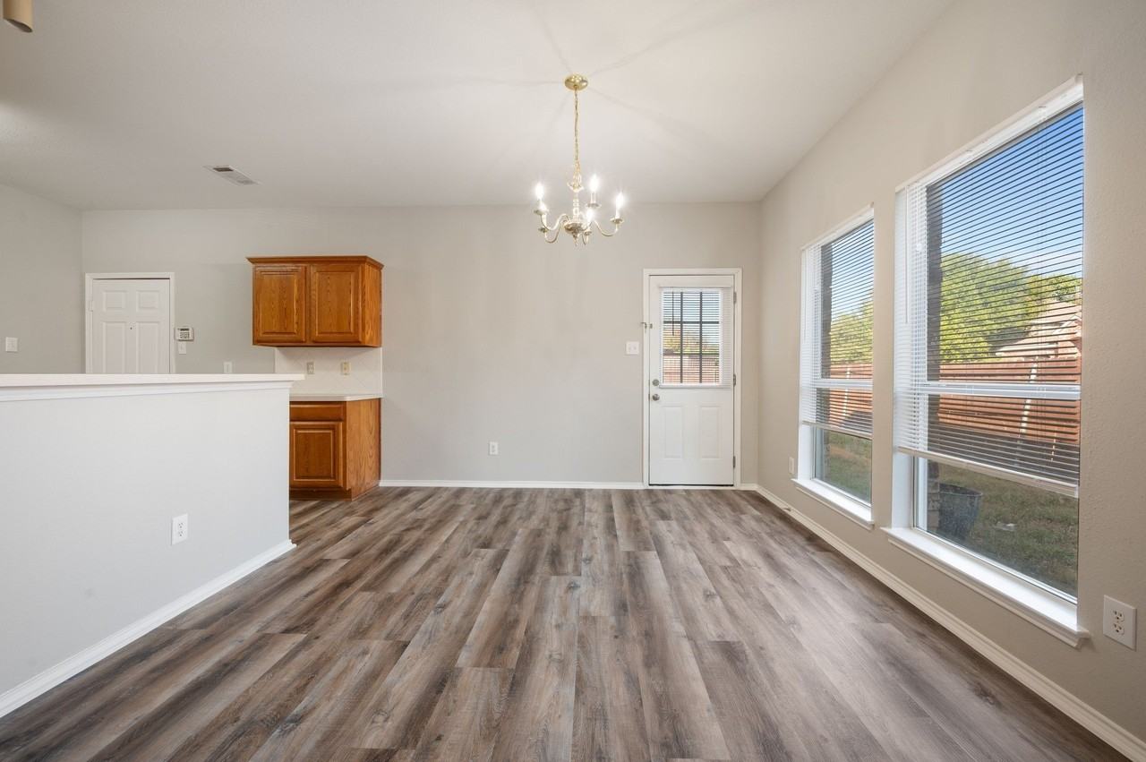 1117 Inland Ln - Photo 5 of 23