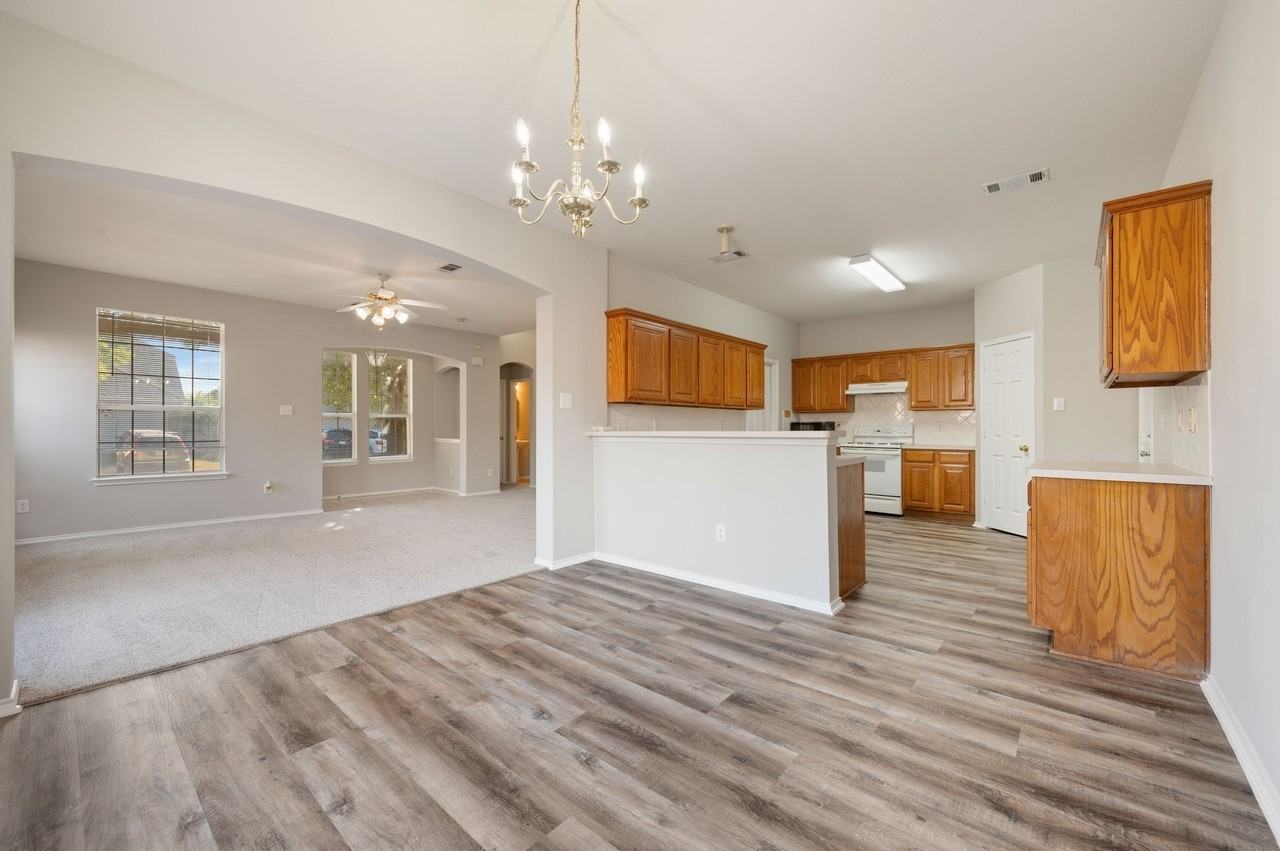 1117 Inland Ln - Photo 6 of 23