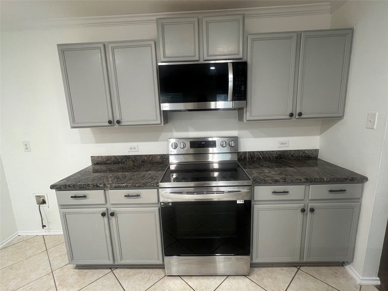 1524 Breeze Ln - Photo 4 of 17