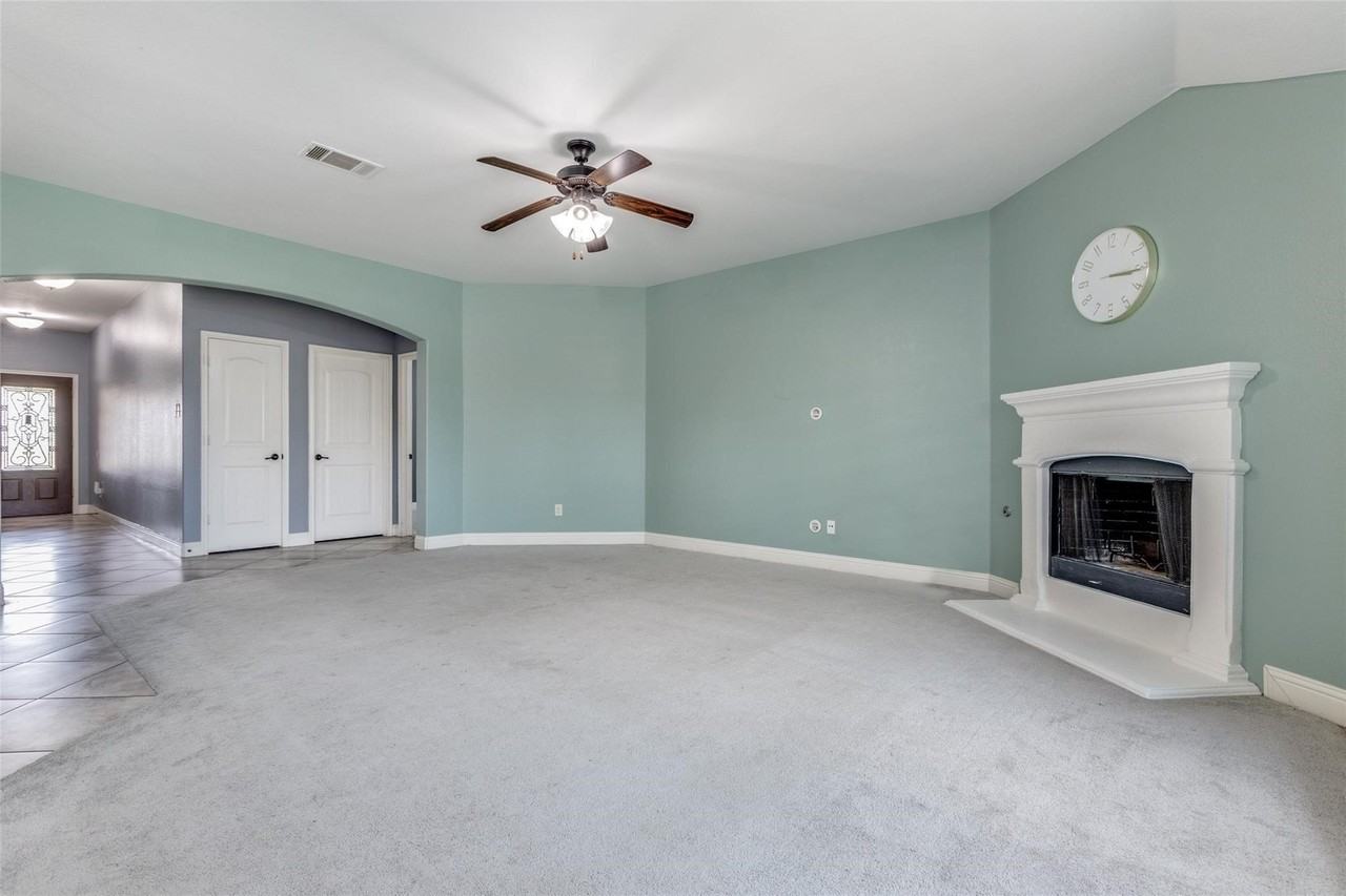10220 Bennet Dr - Photo 7 of 24