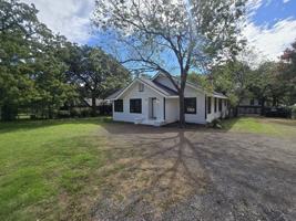 featured image of 4824 Meadowbrook Dr