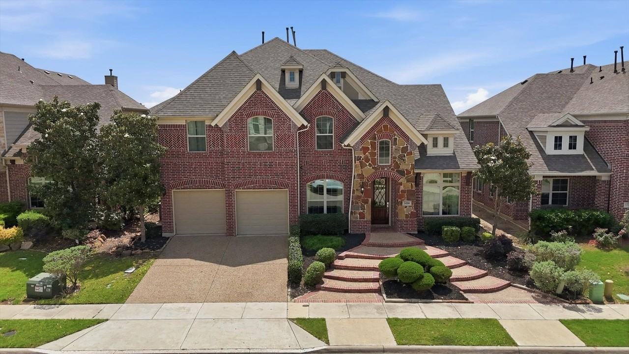 14104 Signal Hill Dr - Photo 2 of 40
