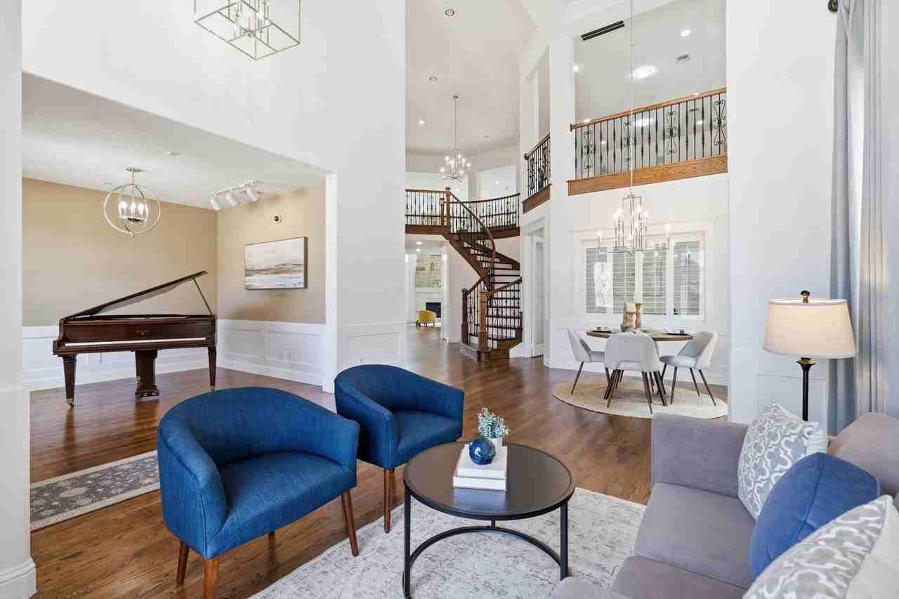 14104 Signal Hill Dr - Photo 3 of 40
