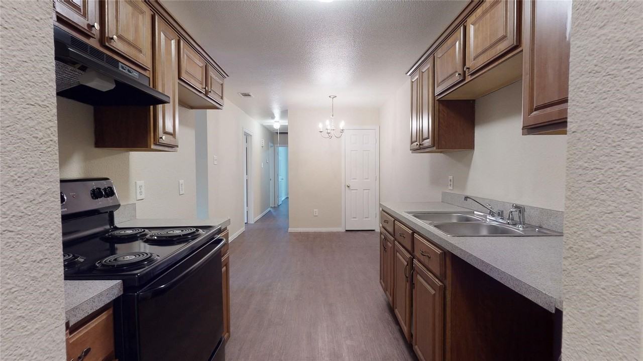 3621 San Rose Dr - Photo 2 of 22