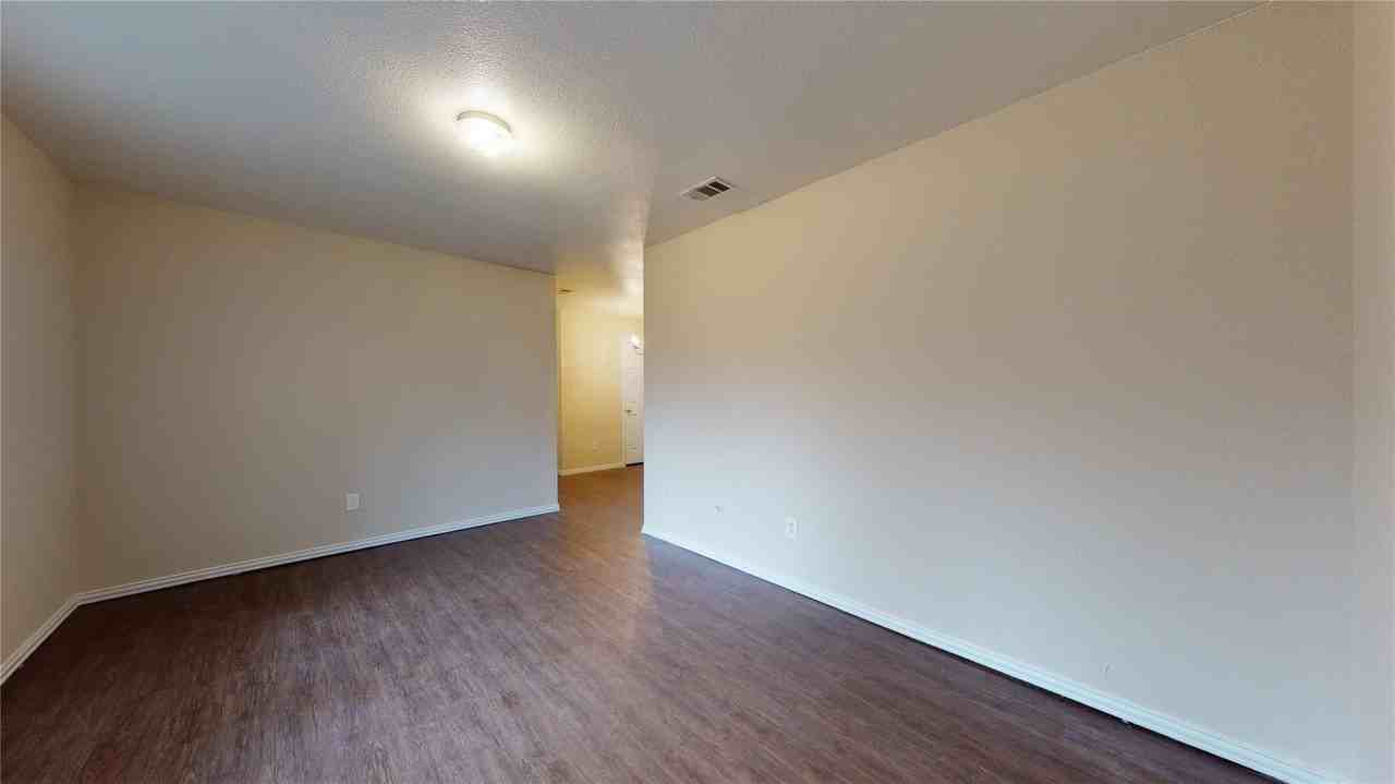 3621 San Rose Dr - Photo 7 of 22