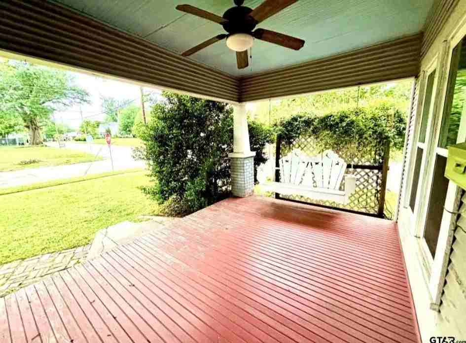 608 Sycamore St - Photo 2 of 14