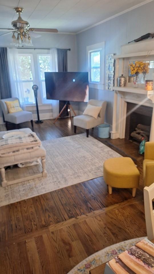 608 Sycamore St - Photo 3 of 14