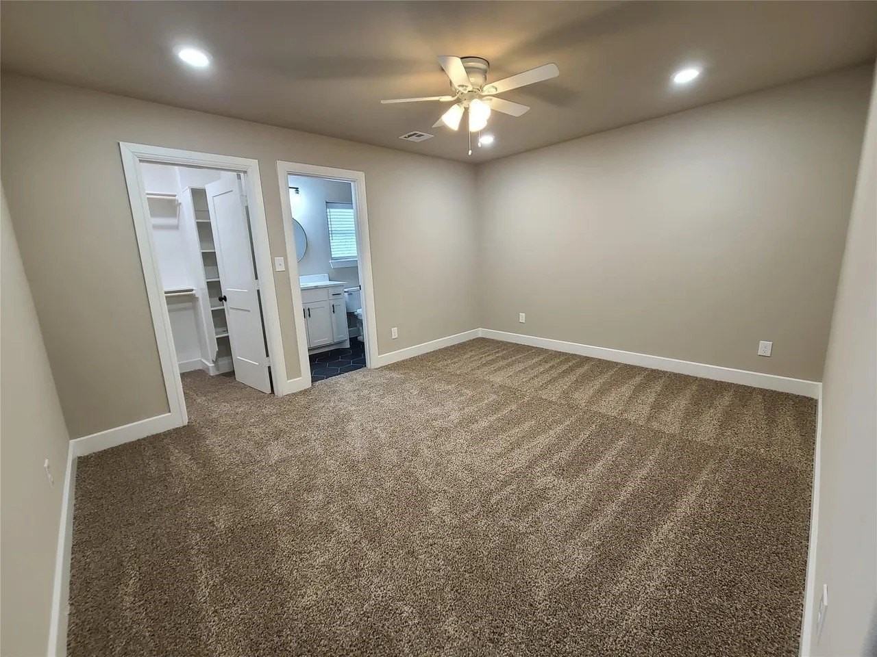 721 W Munson St - Photo 6 of 14