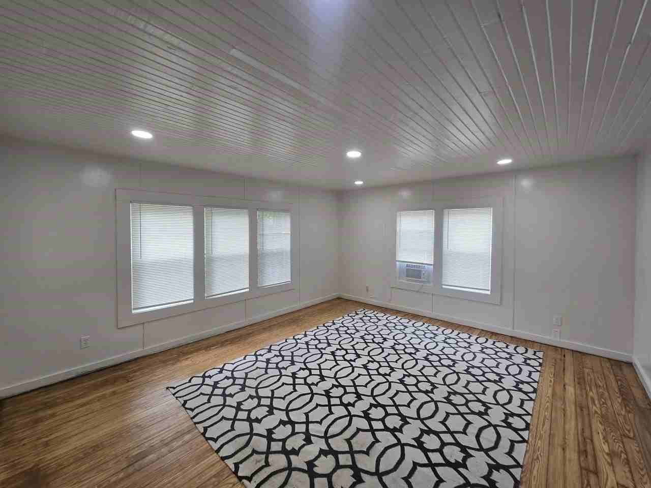 4819 Morris Ave - Photo 4 of 6