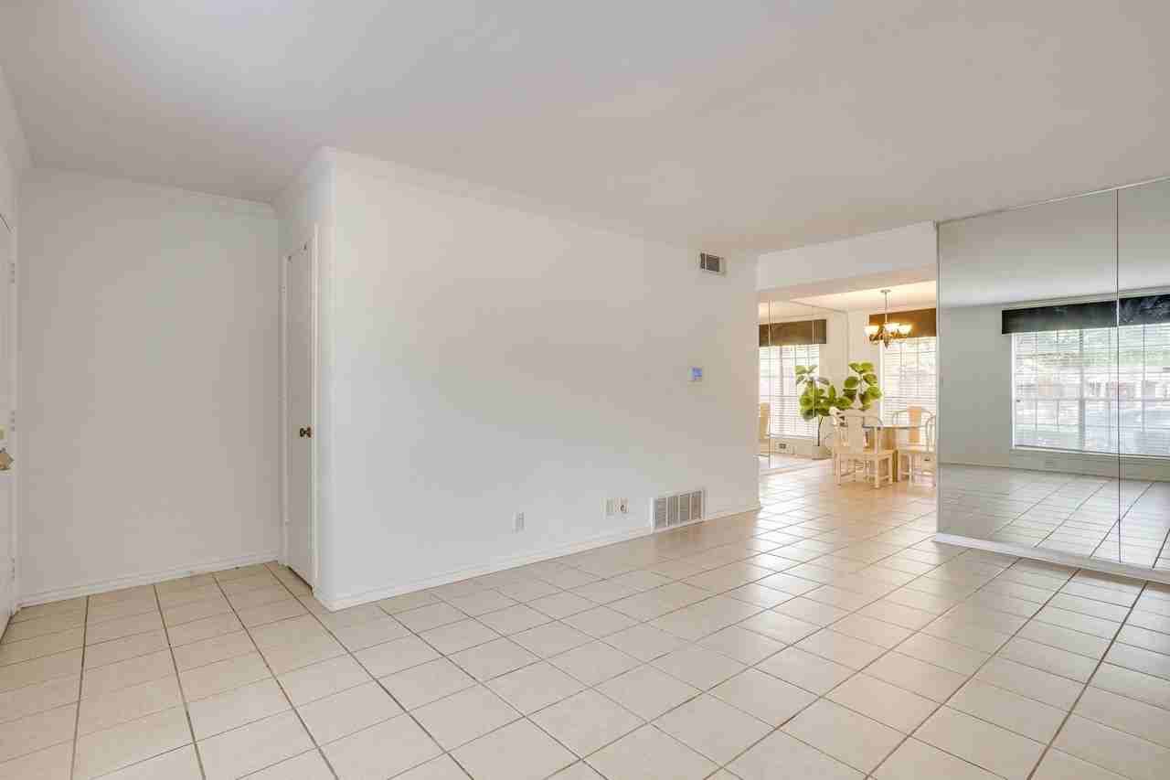 901 Roaring Springs Rd - Photo 3 of 21