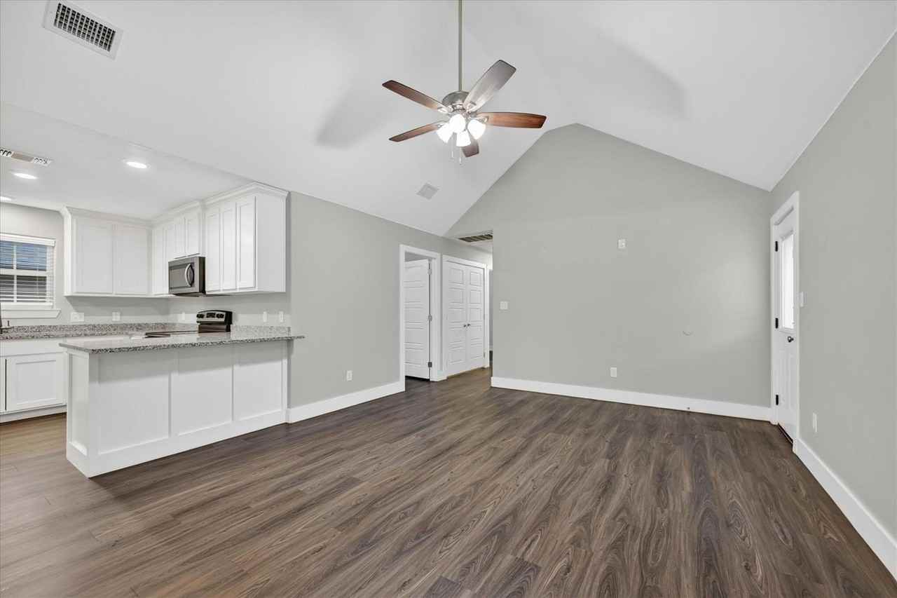 1032 Ray Dr - Photo 7 of 27