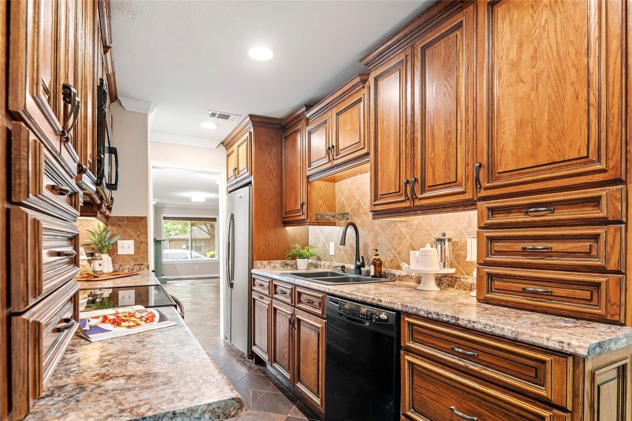 13571 Waterfall Way - Photo 5 of 22