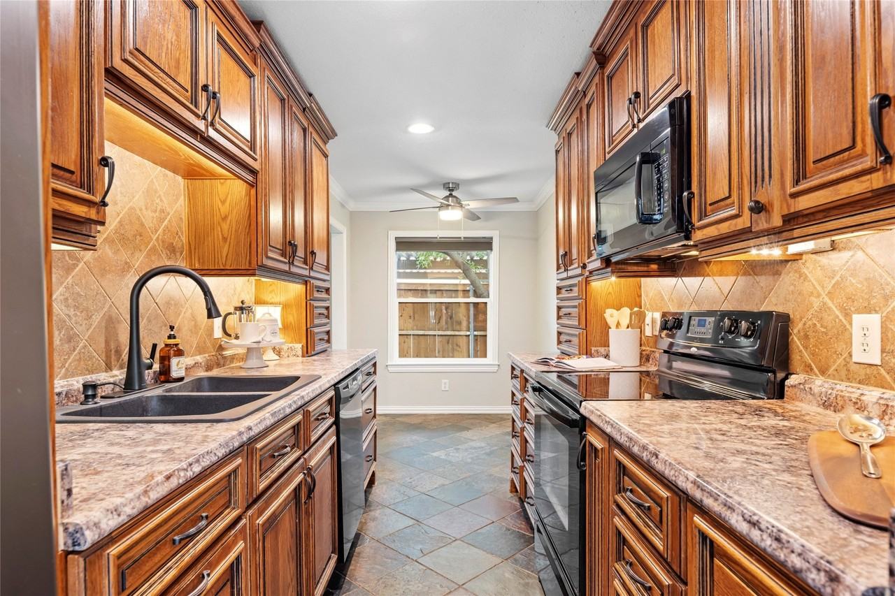 13571 Waterfall Way - Photo 6 of 22