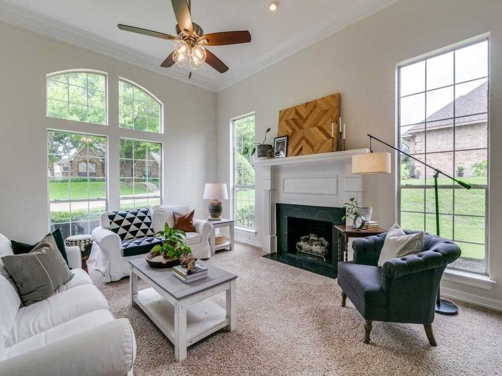 1605 Sunset Hill Dr - Photo 2 of 14