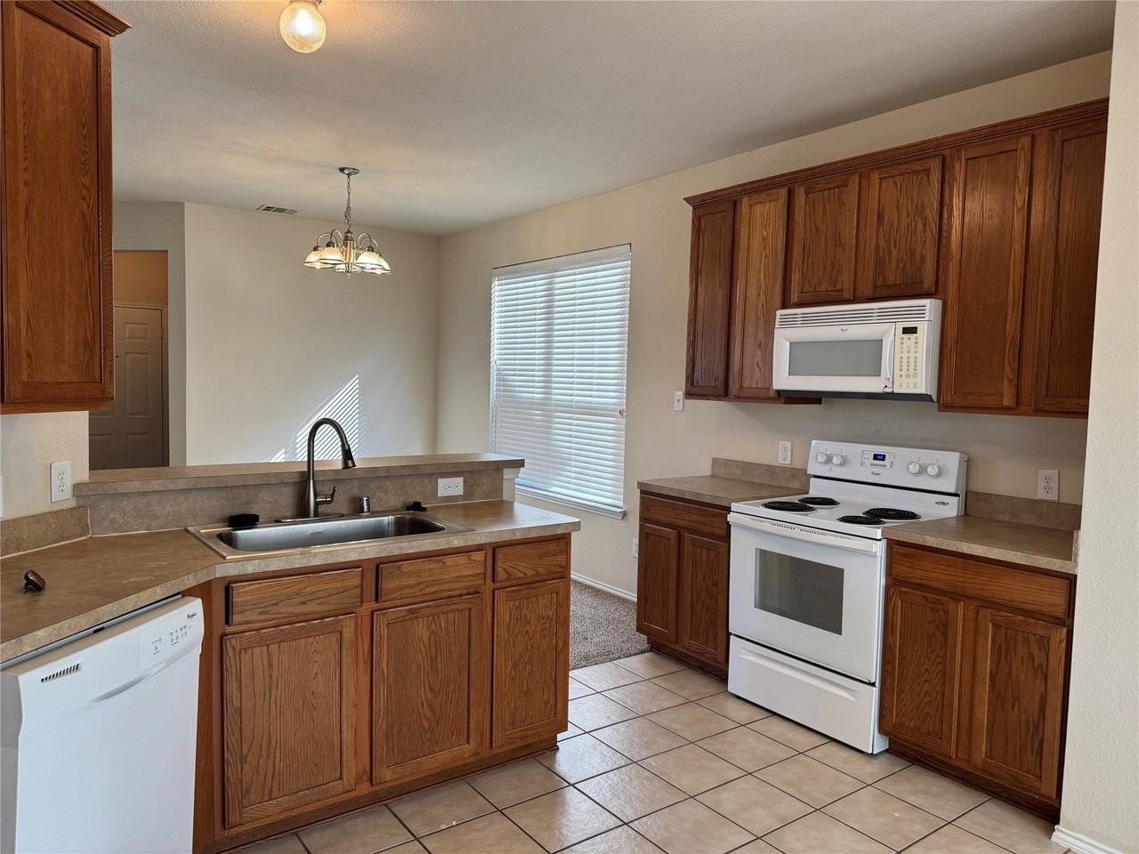 10239 Waterbury Dr - Photo 6 of 18