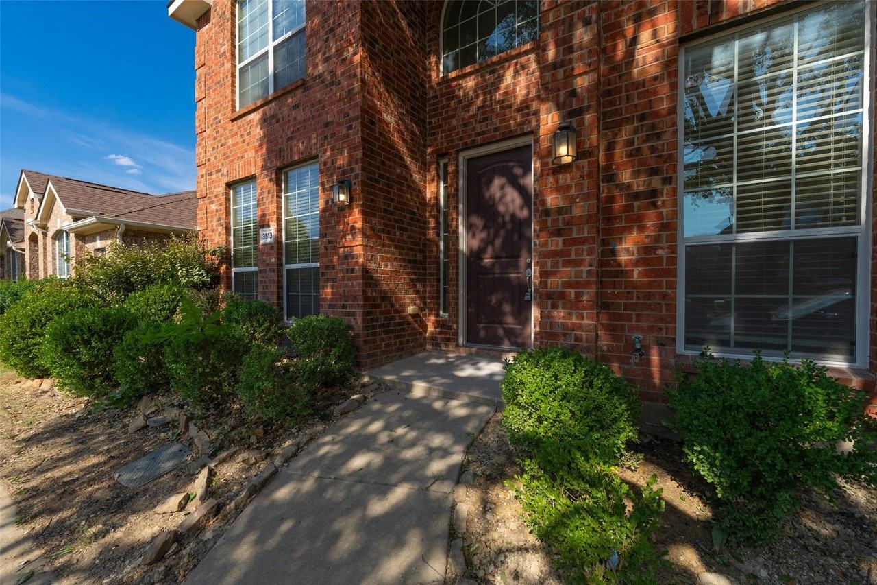 3513 Lone Mountain Trl - Photo 2 of 32