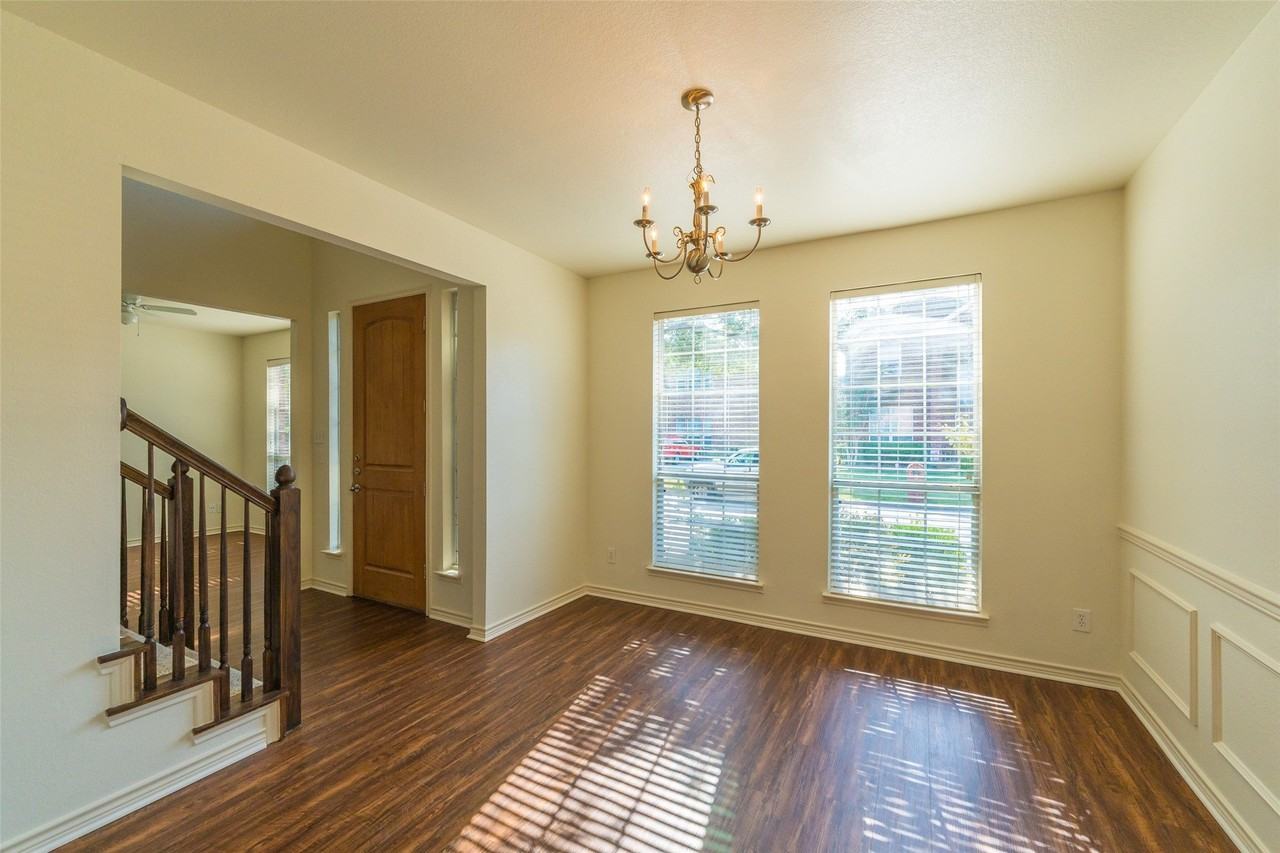 3513 Lone Mountain Trl - Photo 5 of 32