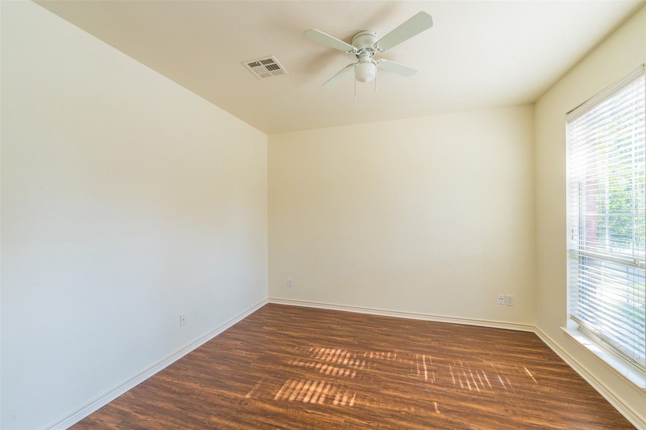 3513 Lone Mountain Trl - Photo 7 of 32