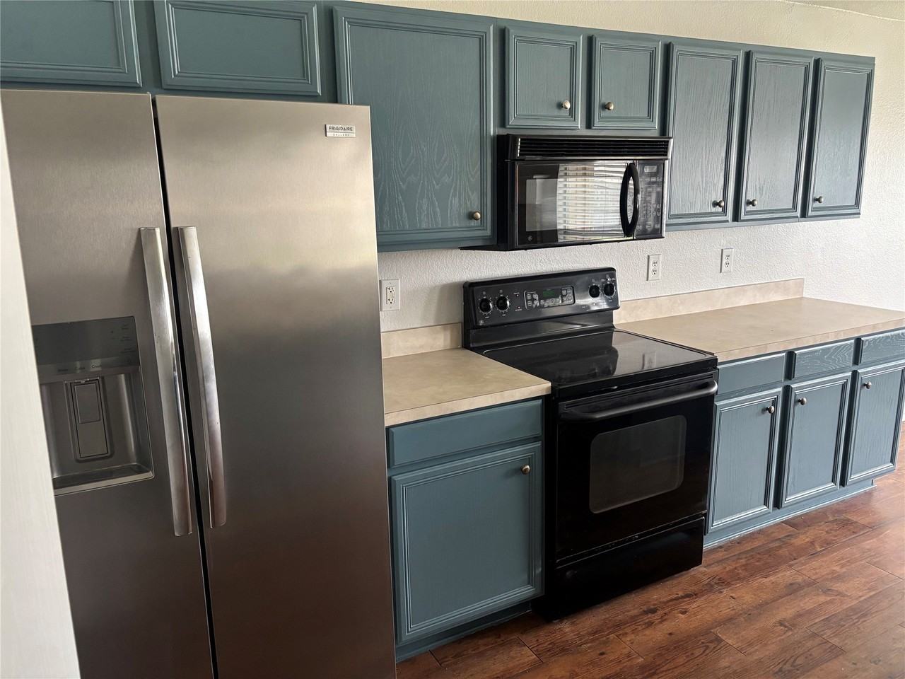 1321 Yukon Dr - Photo 2 of 16