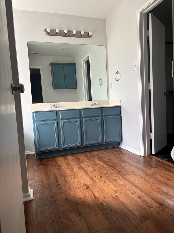 1321 Yukon Dr - Photo 5 of 16