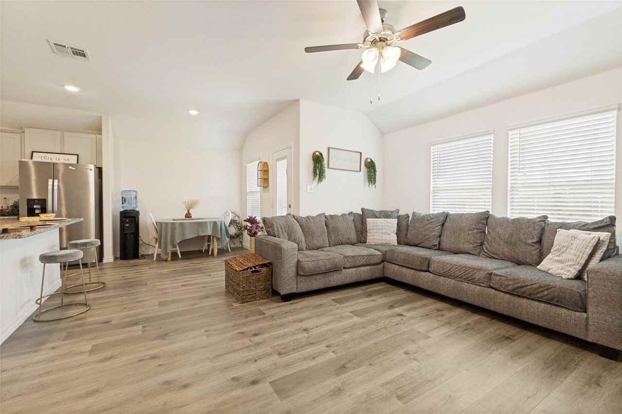 756 Daybreak Ln - Photo 7 of 27