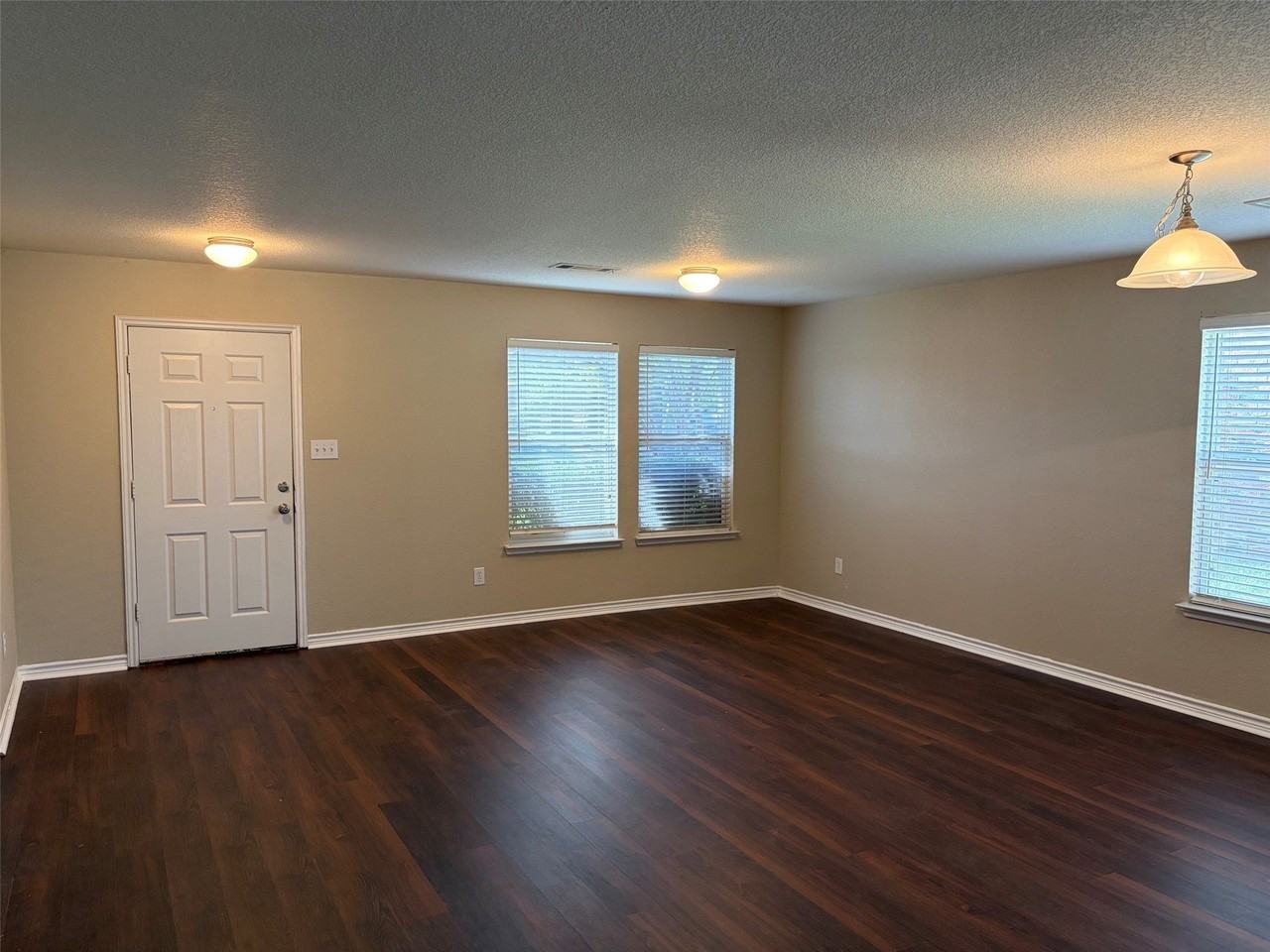 7961 Meadow Spring Ln - Photo 3 of 23