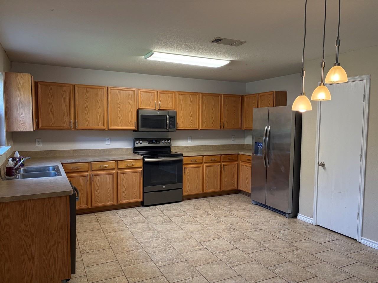 7961 Meadow Spring Ln - Photo 6 of 23