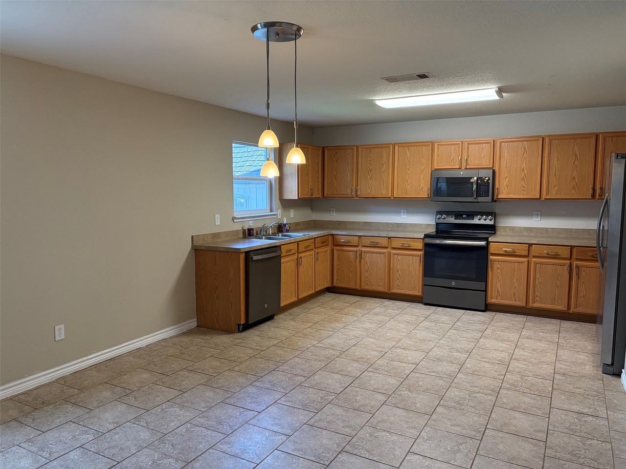 7961 Meadow Spring Ln - Photo 7 of 23