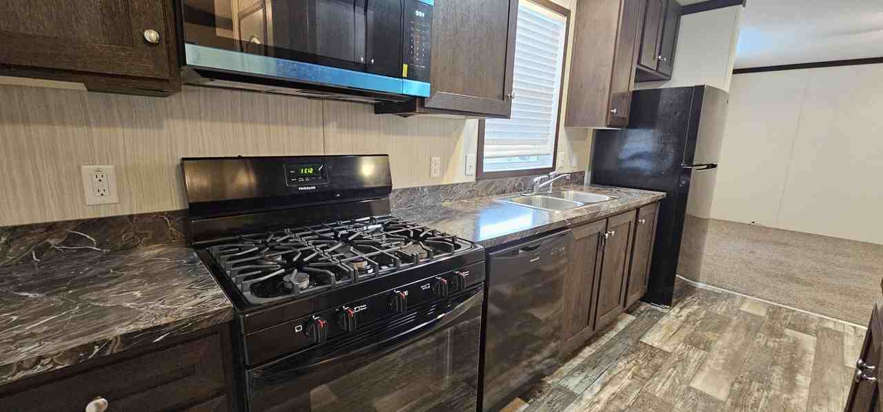 81 Mulberry #81