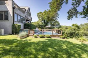 featured image of 48 Fairlawn Dr