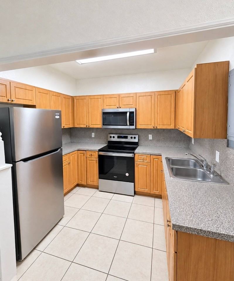 4820 Nw 6th St #4822 - Photo 3 of 12